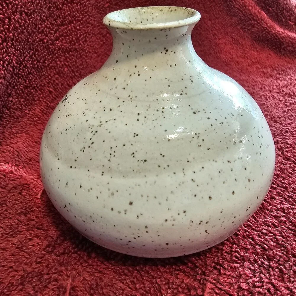 Small‎ Single Stem Studio Pottery Vase Signed by Bonnie